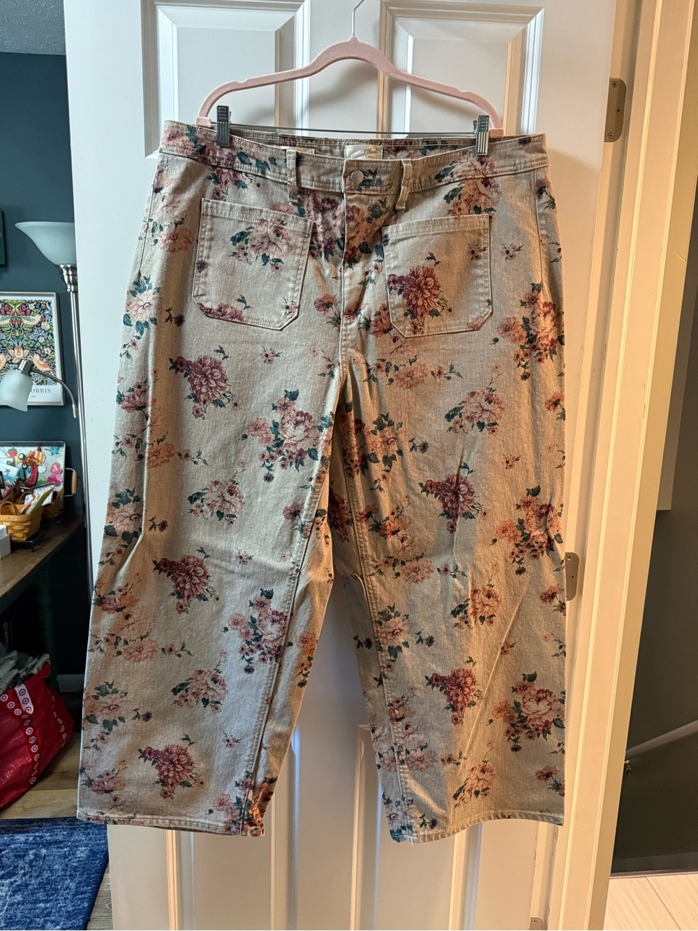 Universal Thread Beige Straight-Leg Floral Jeans